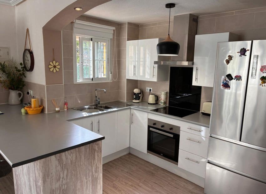 2 sypialnia Willa na sprzedaż w Orihuela Costa z basenem - 269 000 € (Ref: 10034418)