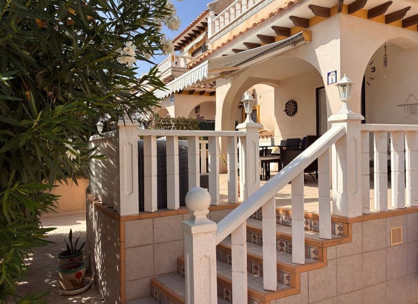 2 sypialnia Willa na sprzedaż w Orihuela Costa z basenem - 269 000 € (Ref: 10034418)