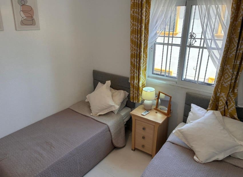 2 sypialnia Willa na sprzedaż w Orihuela Costa z basenem - 269 000 € (Ref: 10034418)