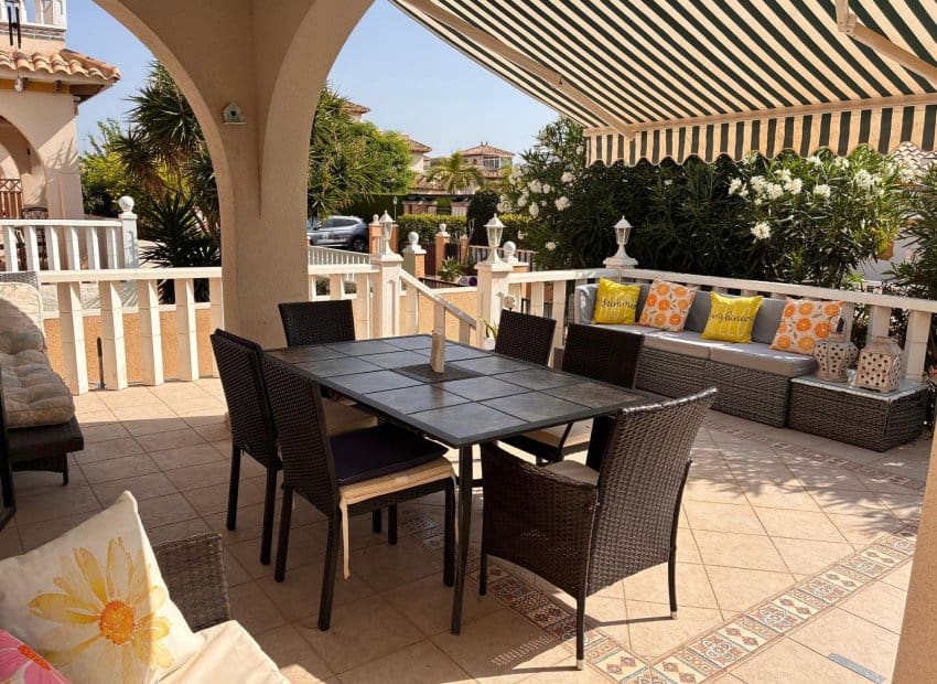 2 sypialnia Willa na sprzedaż w Orihuela Costa z basenem - 269 000 € (Ref: 10034418)