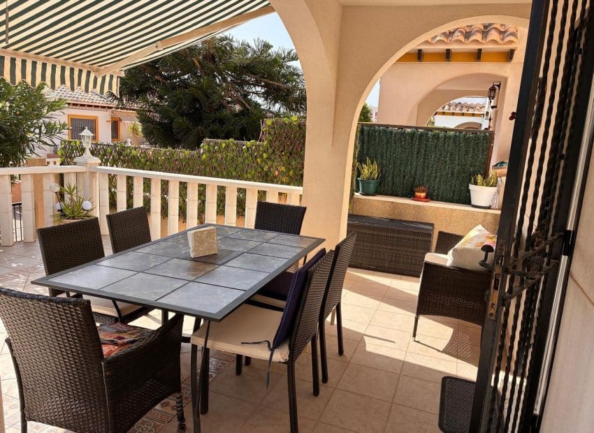 2 sypialnia Willa na sprzedaż w Orihuela Costa z basenem - 269 000 € (Ref: 10034418)