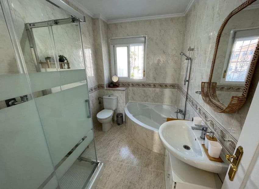 3 makuuhuone Omakotitalo myytävänä paikassa Ciudad Quesada mukana uima-altaan - 239 900 € (Ref: 10034419)