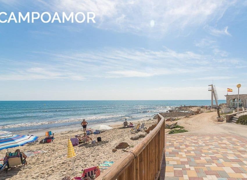 3 sovrum Lägenhet till salu i Orihuela Costa med pool - 199 999 € (Ref: 10035734)