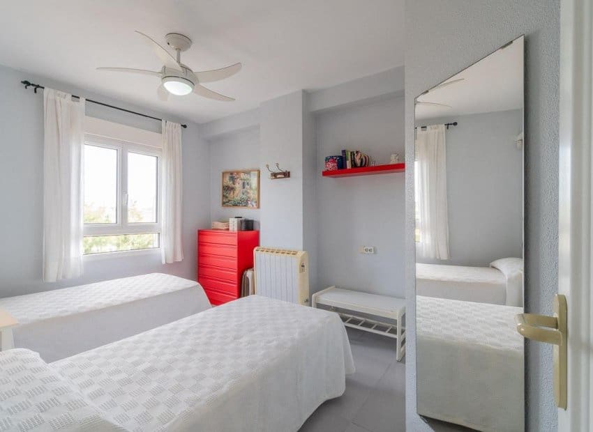3 sovrum Lägenhet till salu i Orihuela Costa med pool - 199 999 € (Ref: 10035734)