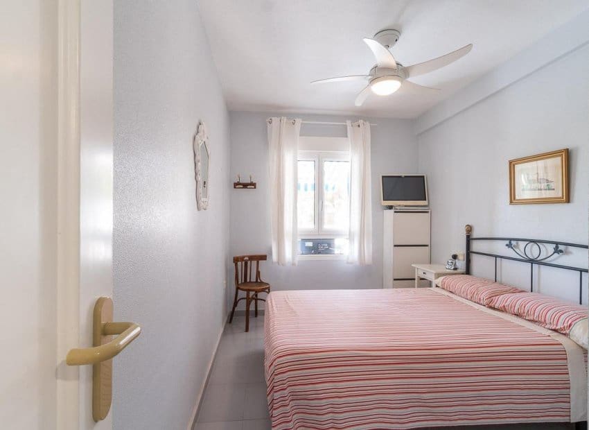 3 sovrum Lägenhet till salu i Orihuela Costa med pool - 199 999 € (Ref: 10035734)