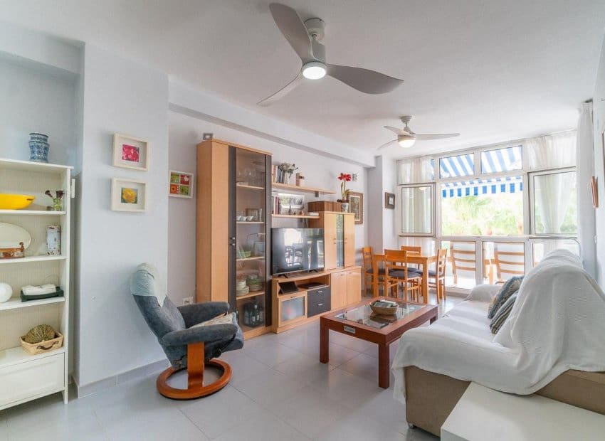 3 sovrum Lägenhet till salu i Orihuela Costa med pool - 199 999 € (Ref: 10035734)
