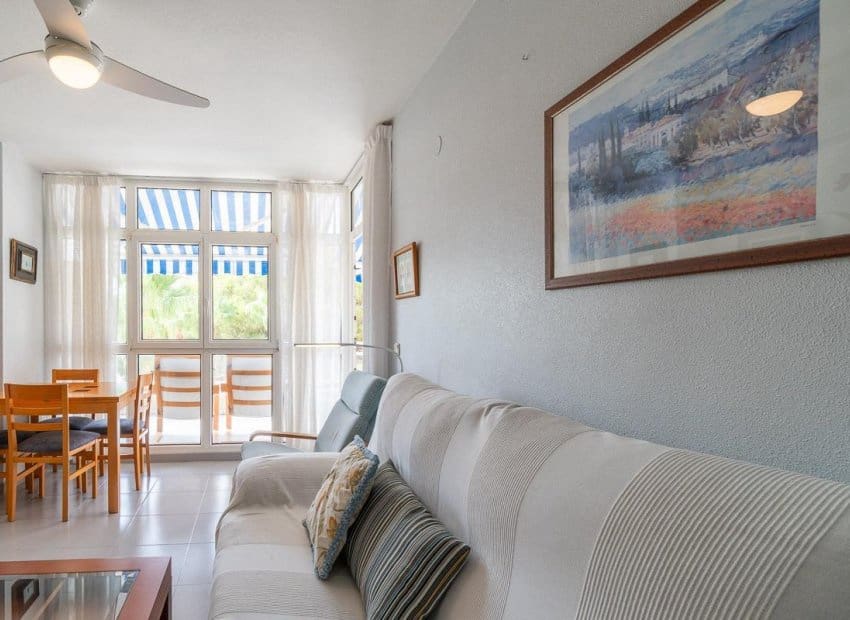 3 sovrum Lägenhet till salu i Orihuela Costa med pool - 199 999 € (Ref: 10035734)