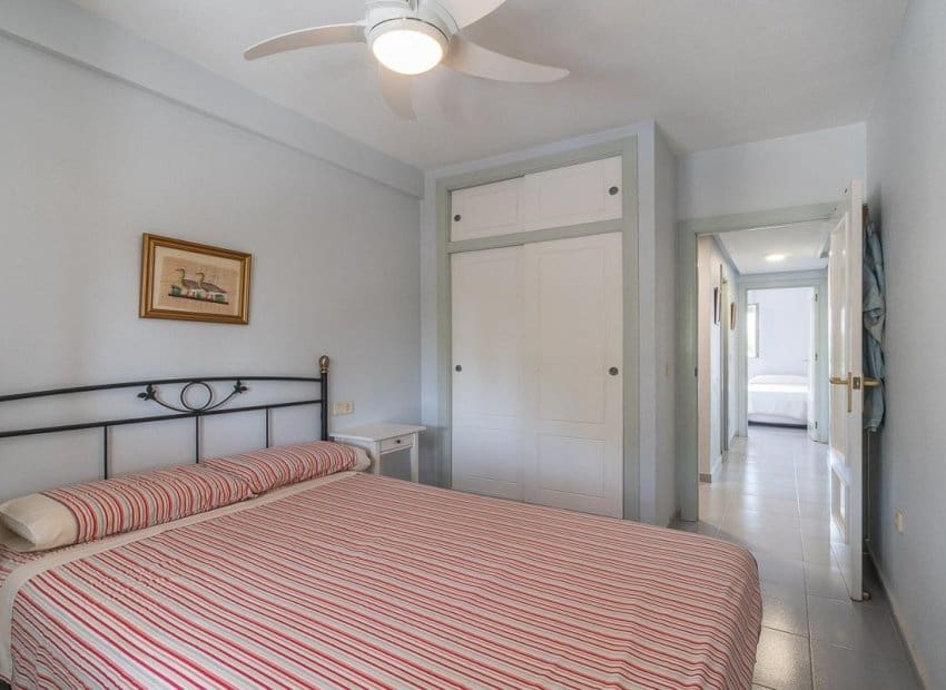 3 sovrum Lägenhet till salu i Orihuela Costa med pool - 199 999 € (Ref: 10035734)