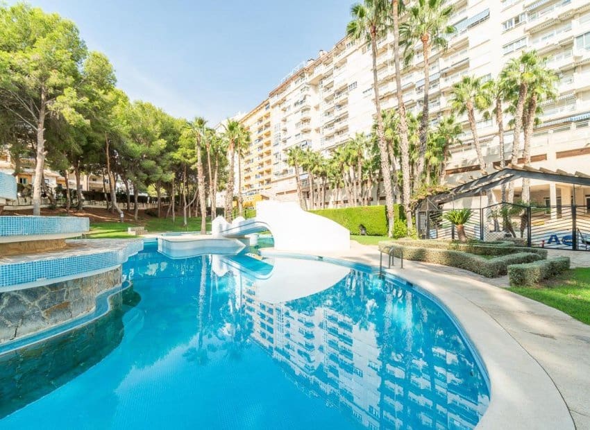 3 sovrum Lägenhet till salu i Orihuela Costa med pool - 199 999 € (Ref: 10035734)