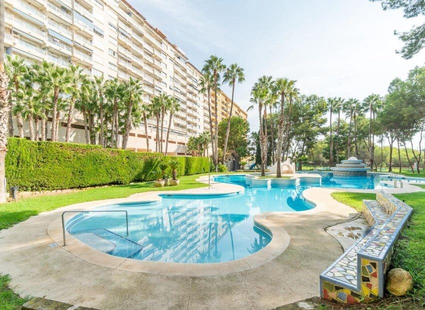 3 sovrum Lägenhet till salu i Orihuela Costa med pool - 199 999 € (Ref: 10035734)