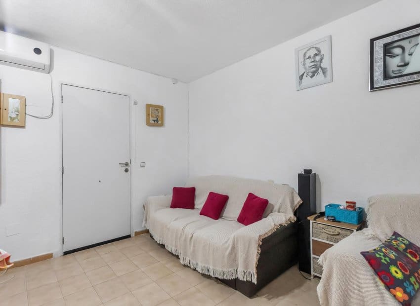 2 bedroom Apartment for sale in Torrevieja - € 154,500 (Ref: 10035735)