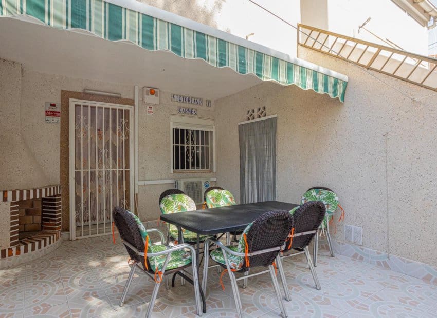 2 bedroom Apartment for sale in Torrevieja - € 154,500 (Ref: 10035735)