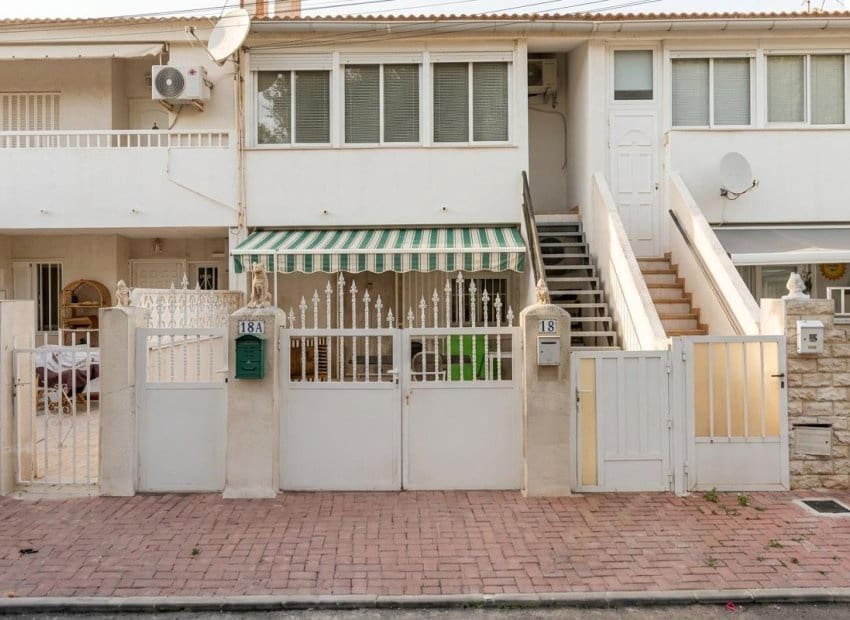 2 bedroom Apartment for sale in Torrevieja - € 154,500 (Ref: 10035735)