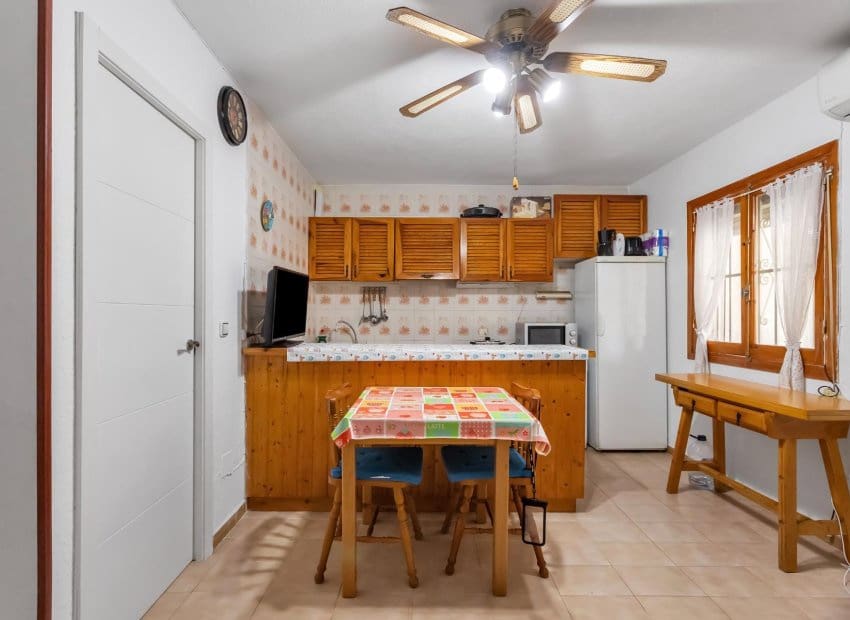2 bedroom Apartment for sale in Torrevieja - € 154,500 (Ref: 10035735)