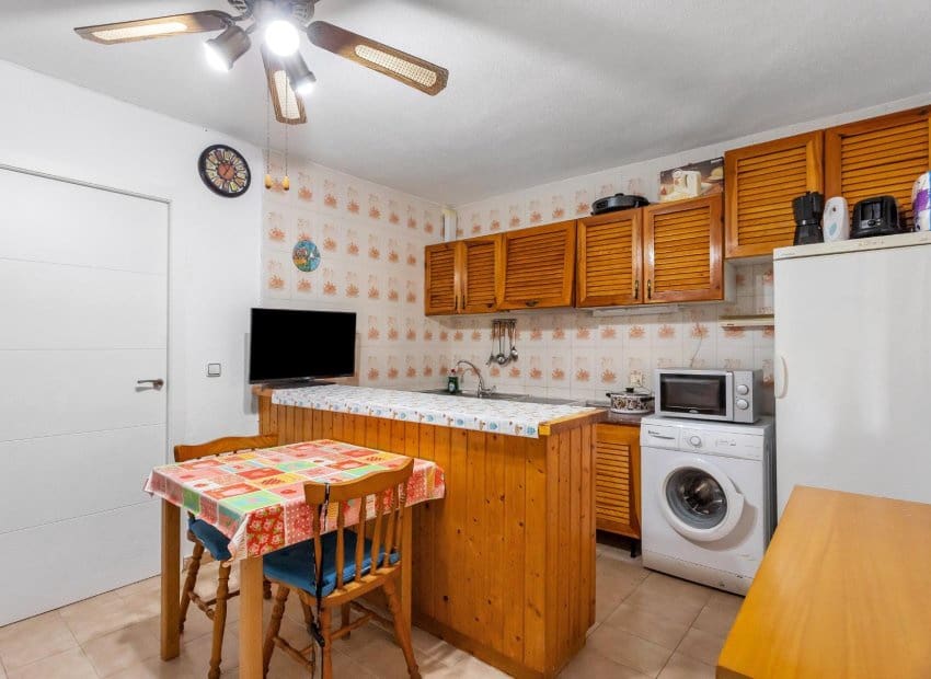2 bedroom Apartment for sale in Torrevieja - € 154,500 (Ref: 10035735)