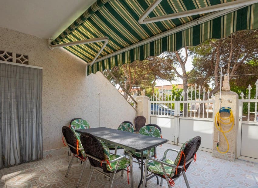 2 bedroom Apartment for sale in Torrevieja - € 154,500 (Ref: 10035735)