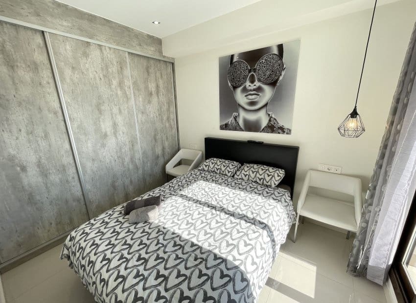 Chalet de 2 habitaciones en Villamartin en venta - 284.000 € (Ref: 10035738)