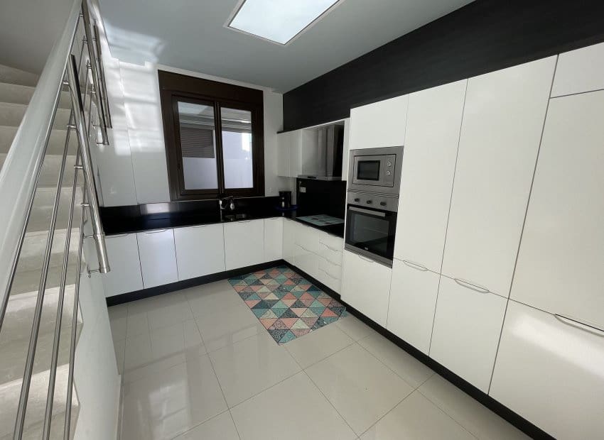 Chalet de 2 habitaciones en Villamartin en venta - 284.000 € (Ref: 10035738)