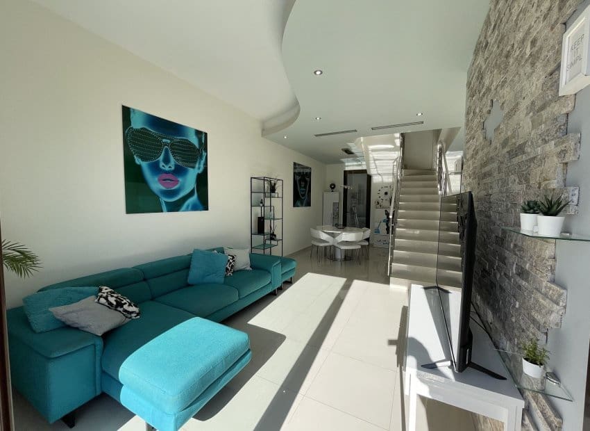 Chalet de 2 habitaciones en Villamartin en venta - 284.000 € (Ref: 10035738)