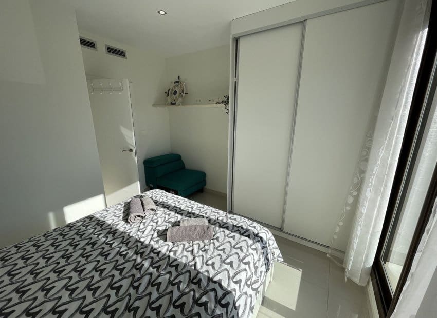 Chalet de 2 habitaciones en Villamartin en venta - 284.000 € (Ref: 10035738)
