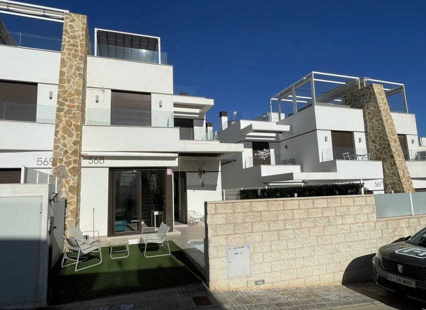 Chalet de 2 habitaciones en Villamartin en venta - 284.000 € (Ref: 10035738)