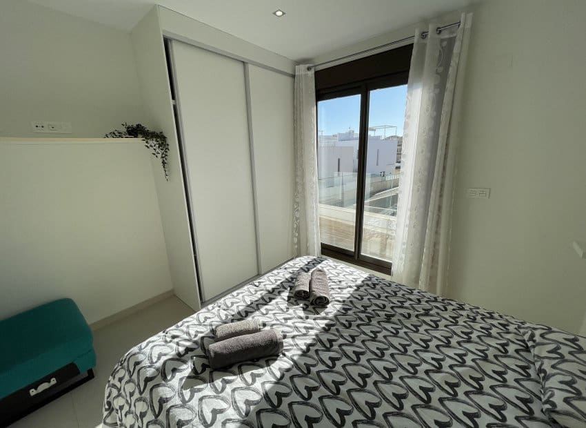 Chalet de 2 habitaciones en Villamartin en venta - 284.000 € (Ref: 10035738)