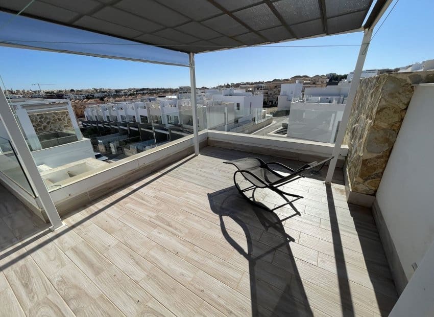 Chalet de 2 habitaciones en Villamartin en venta - 284.000 € (Ref: 10035738)