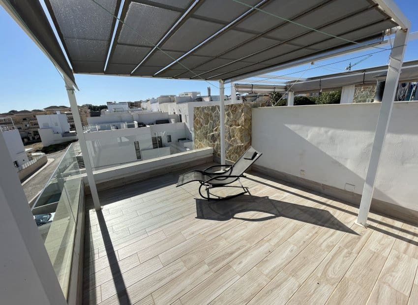 Chalet de 2 habitaciones en Villamartin en venta - 284.000 € (Ref: 10035738)