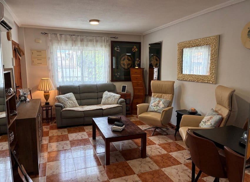 2 sypialnia Willa na sprzedaż w Orihuela Costa z basenem - 249 995 € (Ref: 10035739)