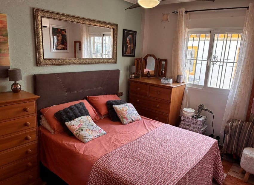 2 sypialnia Willa na sprzedaż w Orihuela Costa z basenem - 249 995 € (Ref: 10035739)