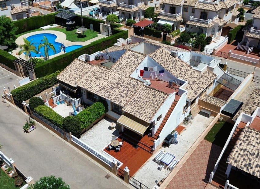 2 sypialnia Willa na sprzedaż w Orihuela Costa z basenem - 249 995 € (Ref: 10035739)