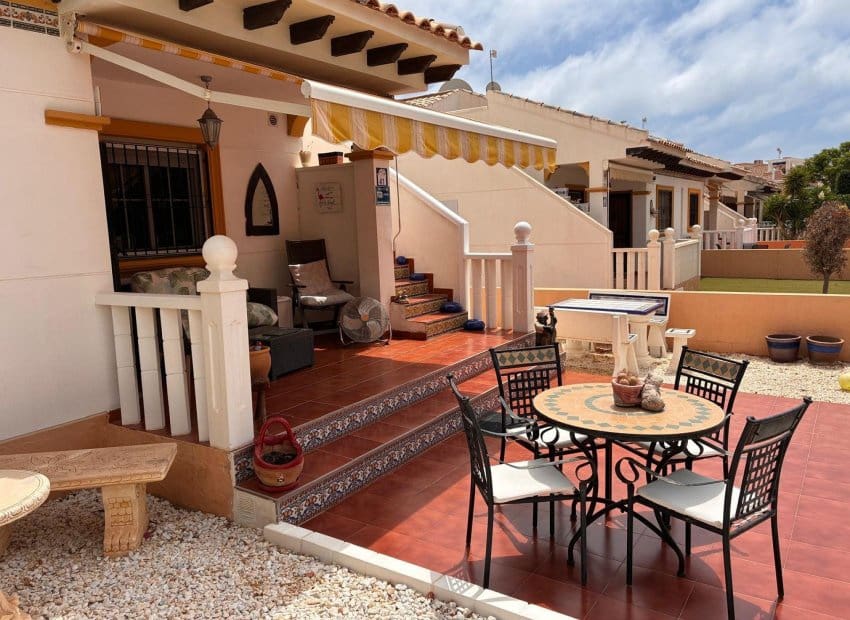 2 sypialnia Willa na sprzedaż w Orihuela Costa z basenem - 249 995 € (Ref: 10035739)