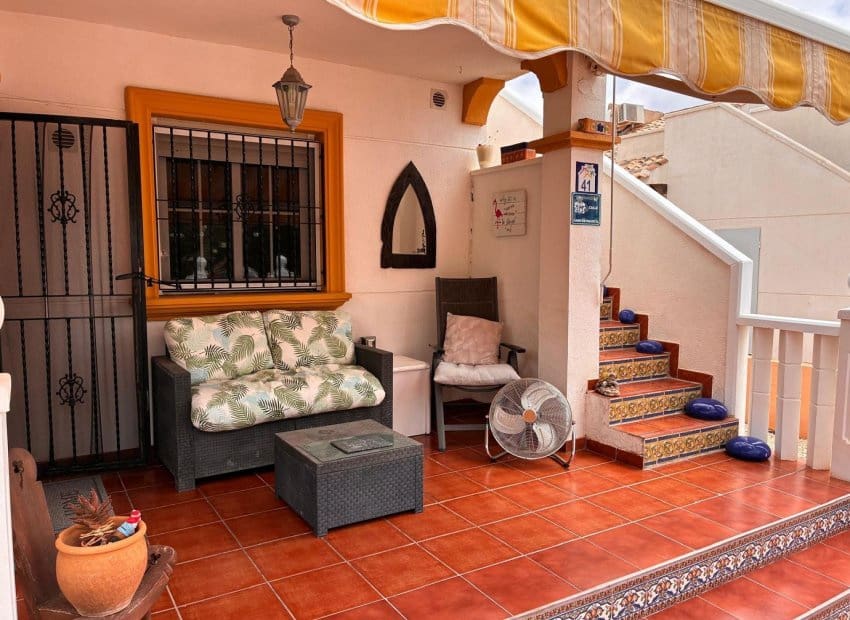 2 sypialnia Willa na sprzedaż w Orihuela Costa z basenem - 249 995 € (Ref: 10035739)