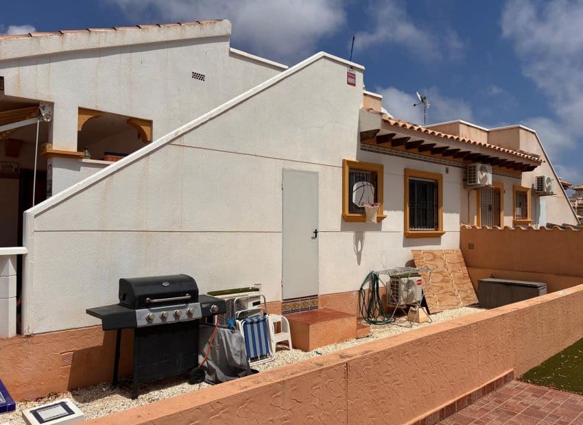 2 sypialnia Willa na sprzedaż w Orihuela Costa z basenem - 249 995 € (Ref: 10035739)