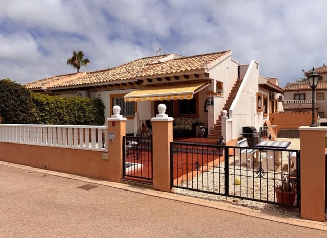 2 bedroom Villa for sale in Lomas de Cabo Roig - Los Dolses, Orihuela with pool - € 249,995 (Ref: 10035739)