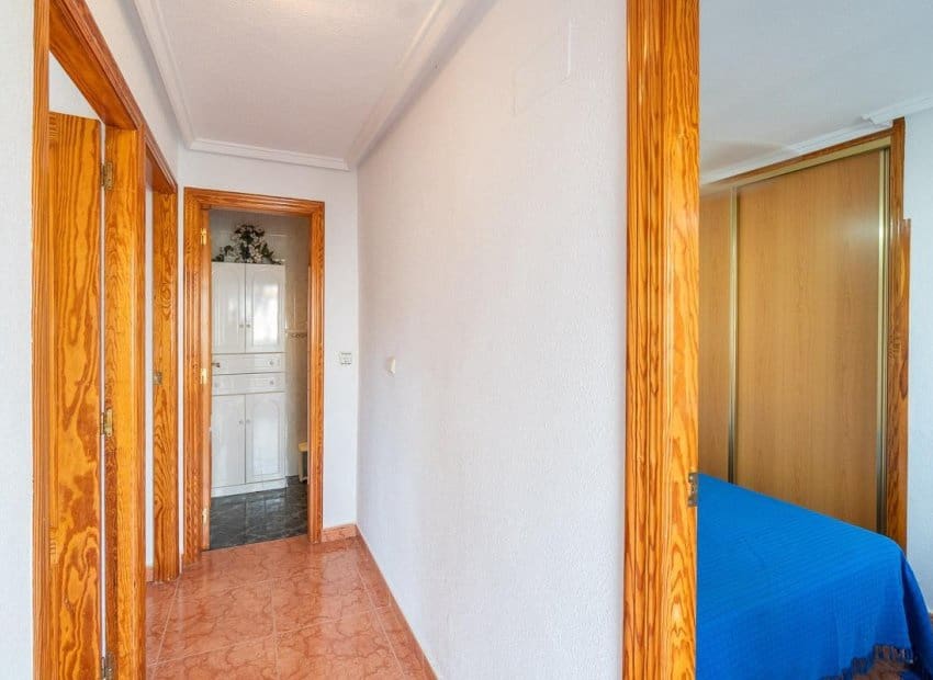 5 Zimmer Villa zu verkaufen in Playa Flamenca mit Pool - 240.000 € (Ref: 10039188)