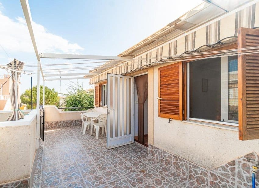 5 Zimmer Villa zu verkaufen in Playa Flamenca mit Pool - 240.000 € (Ref: 10039188)