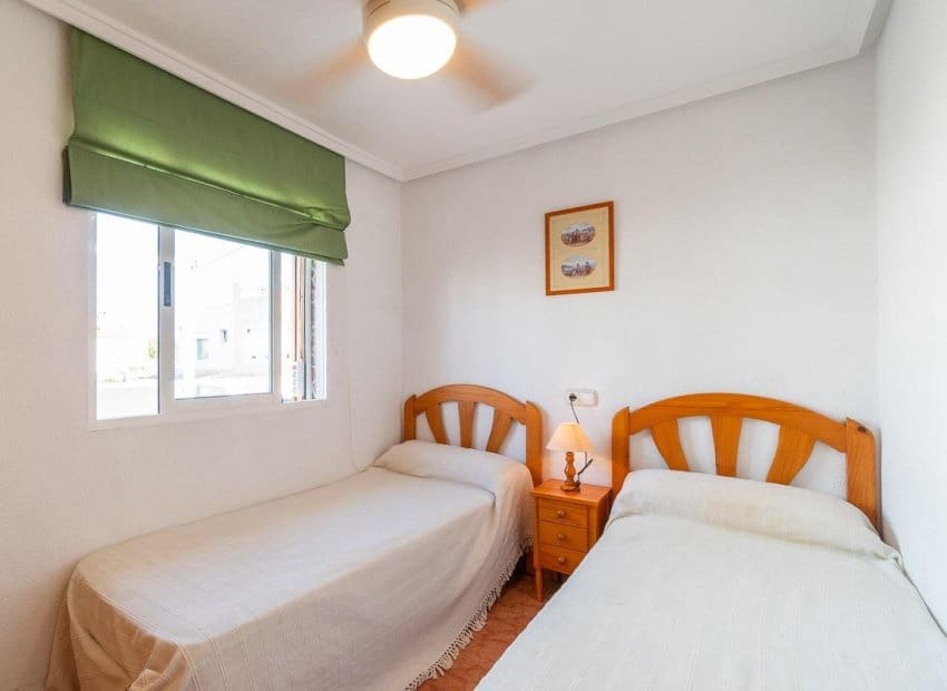 5 Zimmer Villa zu verkaufen in Playa Flamenca mit Pool - 240.000 € (Ref: 10039188)