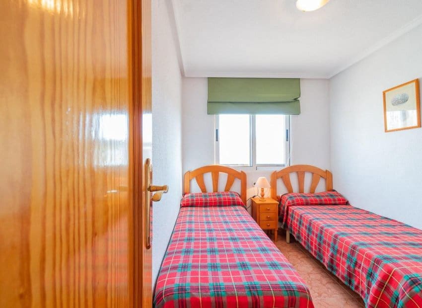 5 Zimmer Villa zu verkaufen in Playa Flamenca mit Pool - 240.000 € (Ref: 10039188)