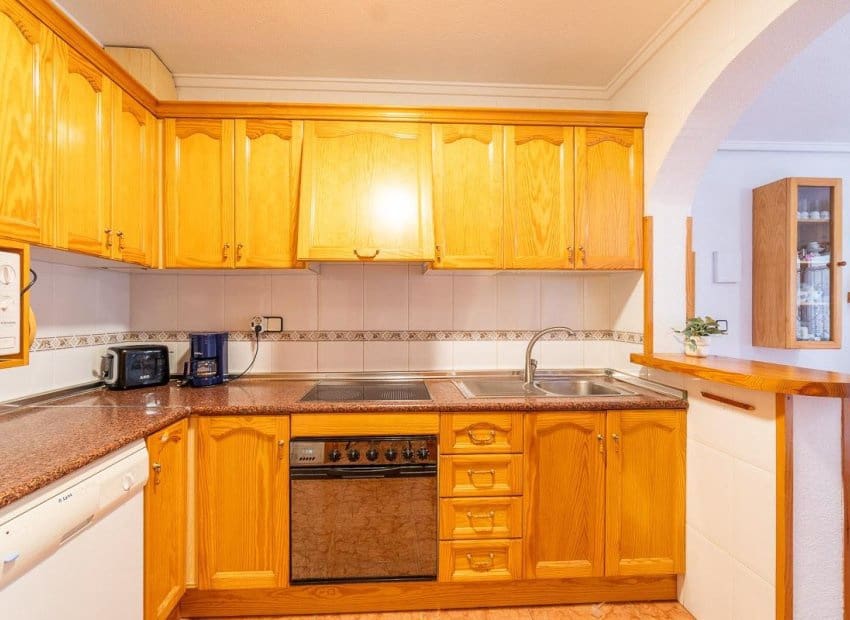 5 Zimmer Villa zu verkaufen in Playa Flamenca mit Pool - 240.000 € (Ref: 10039188)
