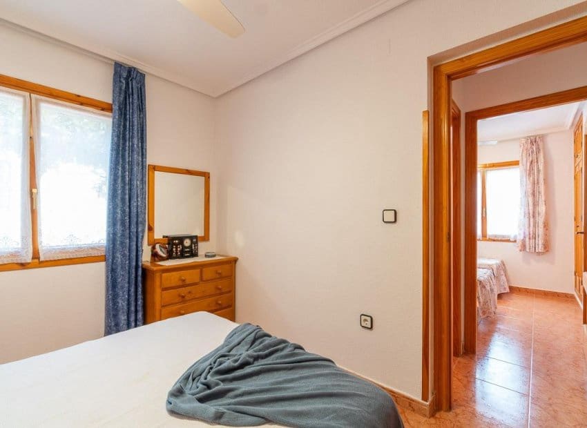 5 Zimmer Villa zu verkaufen in Playa Flamenca mit Pool - 240.000 € (Ref: 10039188)
