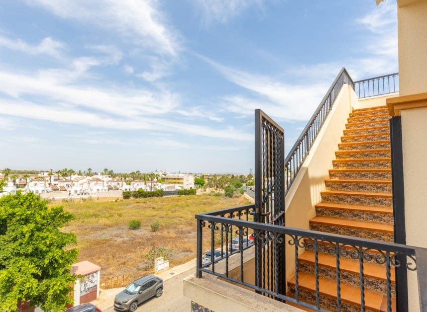 Apartamento de 2 habitaciones en Villamartin en venta - 175.000 € (Ref: 10039190)