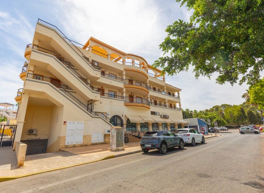 Apartamento de 2 habitaciones en Villamartin en venta - 175.000 € (Ref: 10039190)