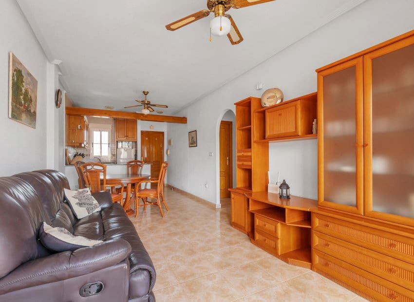 Apartamento de 2 habitaciones en Villamartin en venta - 175.000 € (Ref: 10039190)