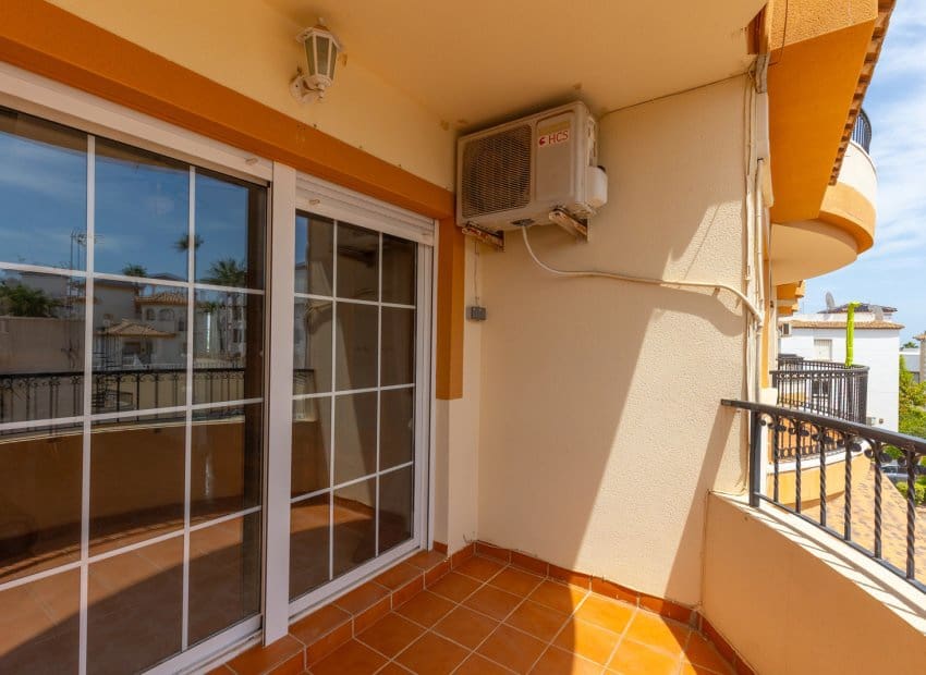 Apartamento de 2 habitaciones en Villamartin en venta - 175.000 € (Ref: 10039190)