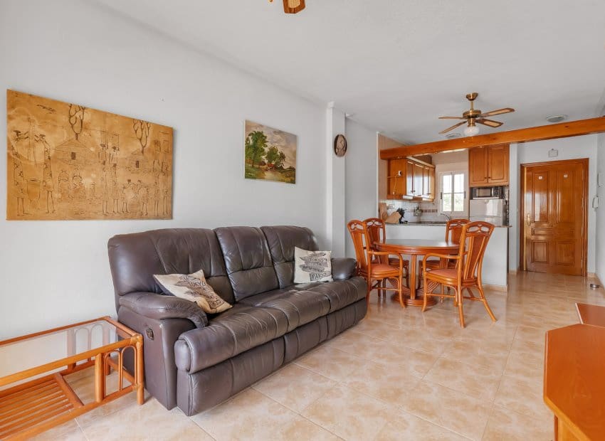 Apartamento de 2 habitaciones en Villamartin en venta - 175.000 € (Ref: 10039190)