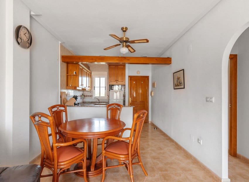 Apartamento de 2 habitaciones en Villamartin en venta - 175.000 € (Ref: 10039190)