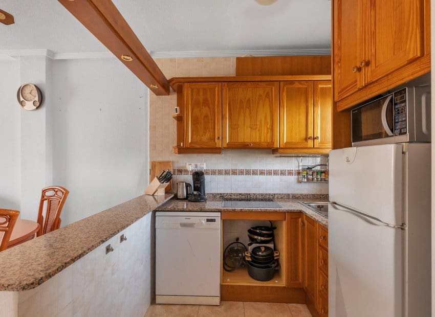 Apartamento de 2 habitaciones en Villamartin en venta - 175.000 € (Ref: 10039190)