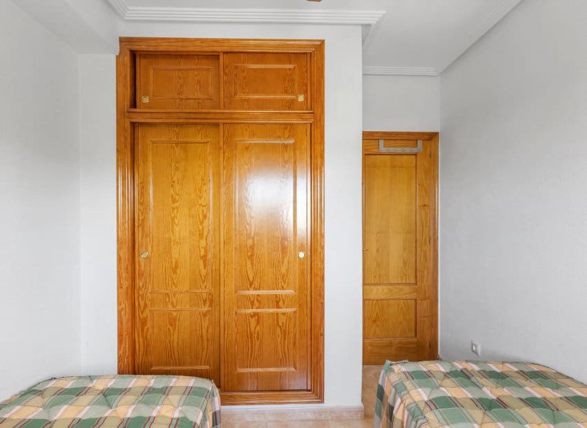 Apartamento de 2 habitaciones en Villamartin en venta - 175.000 € (Ref: 10039190)