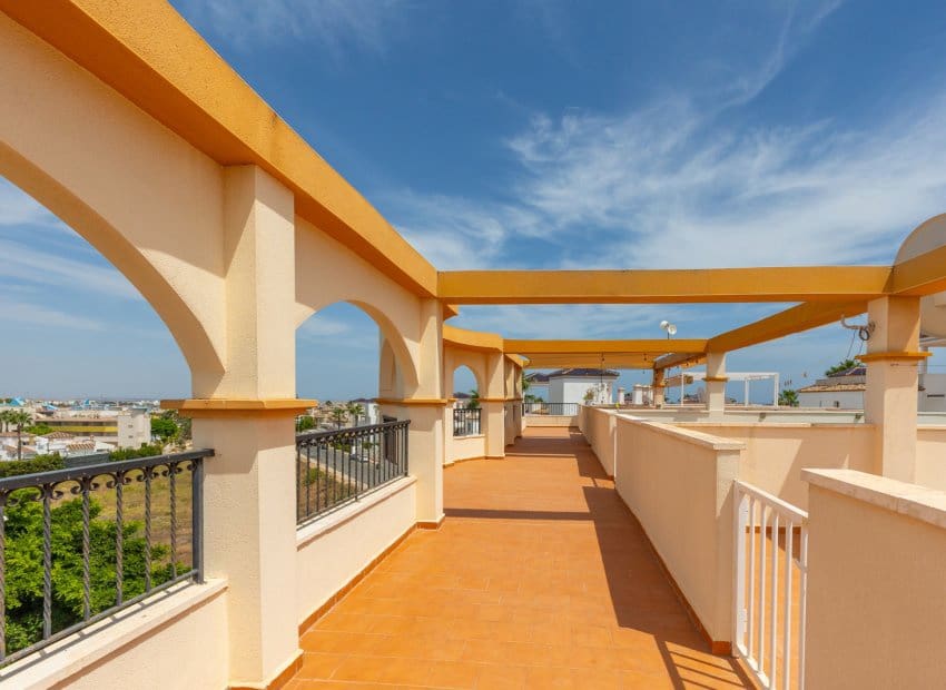 Apartamento de 2 habitaciones en Villamartin en venta - 175.000 € (Ref: 10039190)